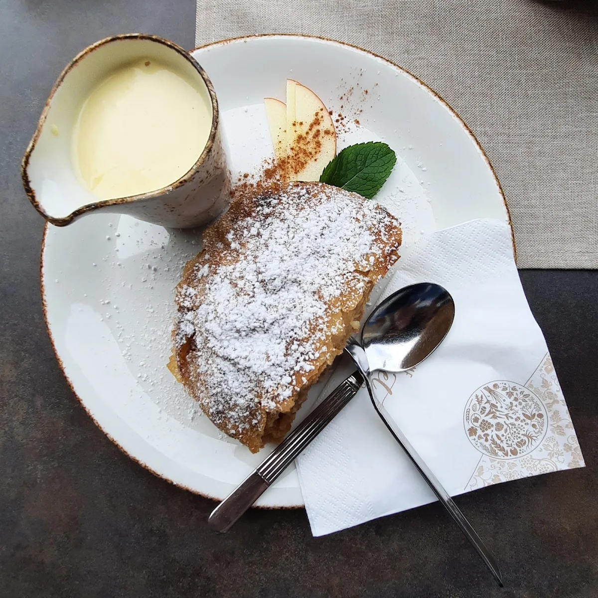 Apfelstrudel