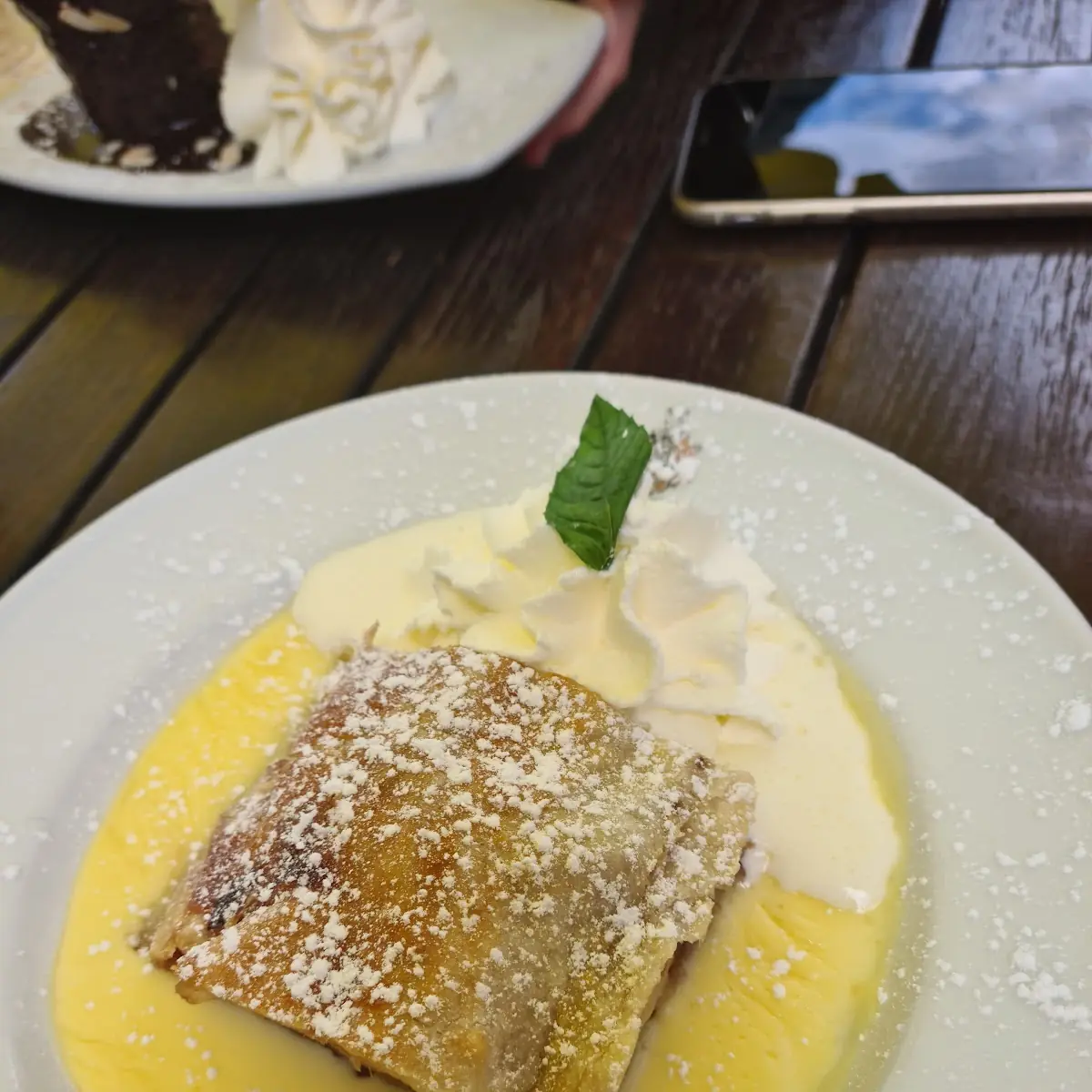Apfelstrudel Mit Vanillesauce
