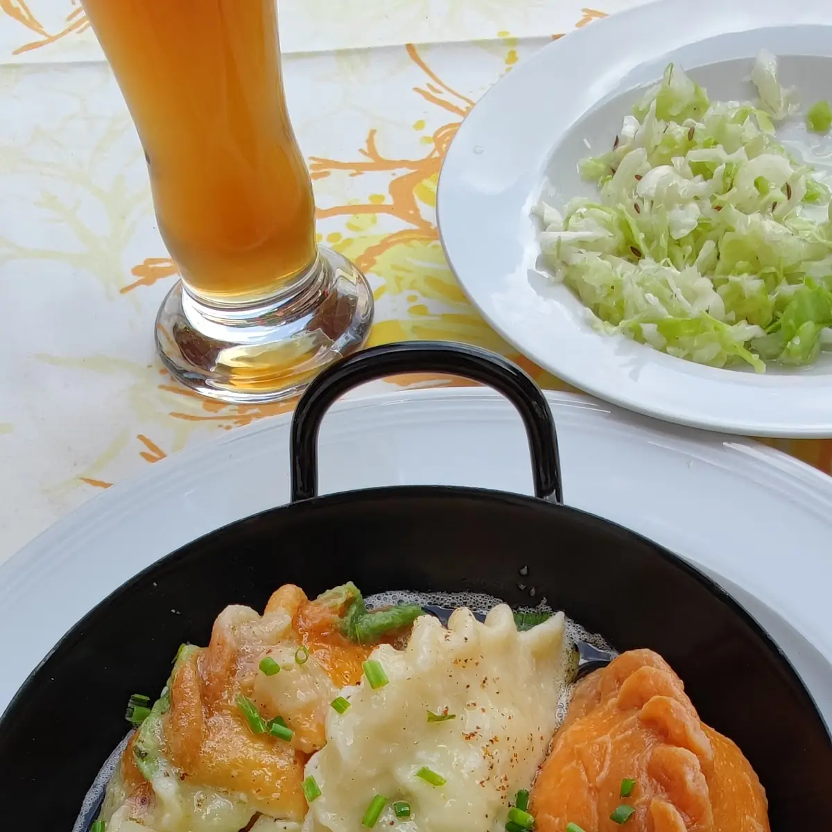 Verschiedene Nudeln Mit Salat