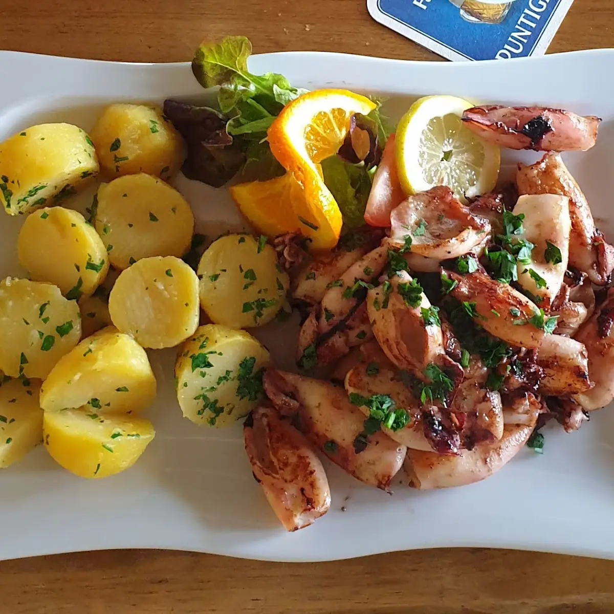 Calamari Mit Petersilkartoffel