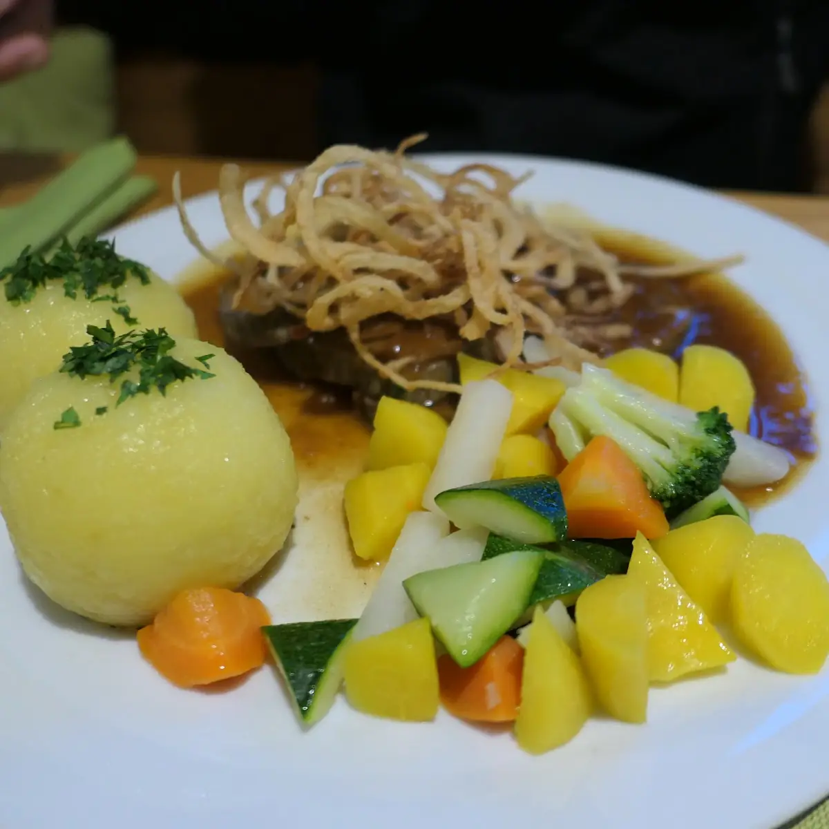 Schweinsbraten Mit Waldviertel Knödel