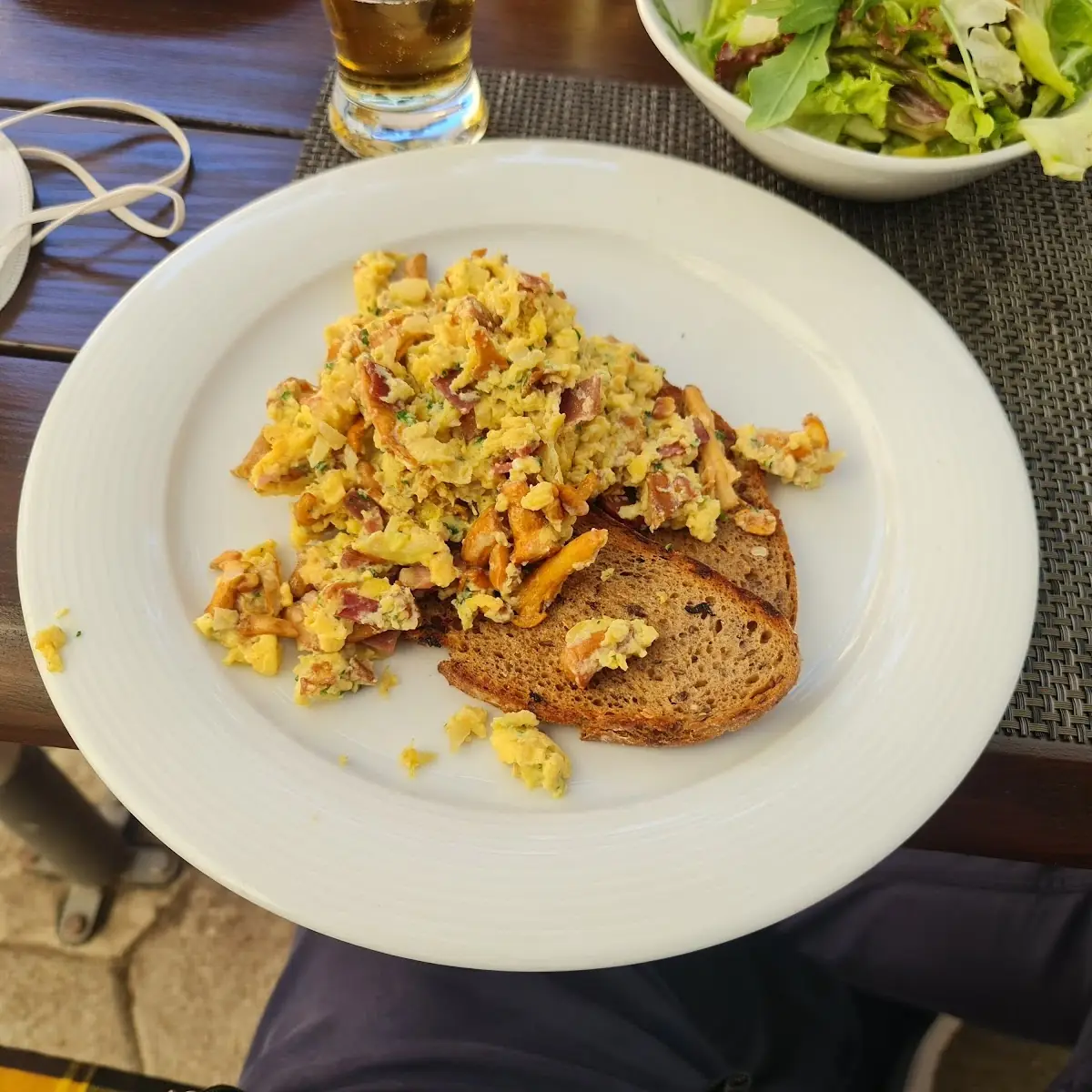 Eierschwammerl Mit Ei Und Brot