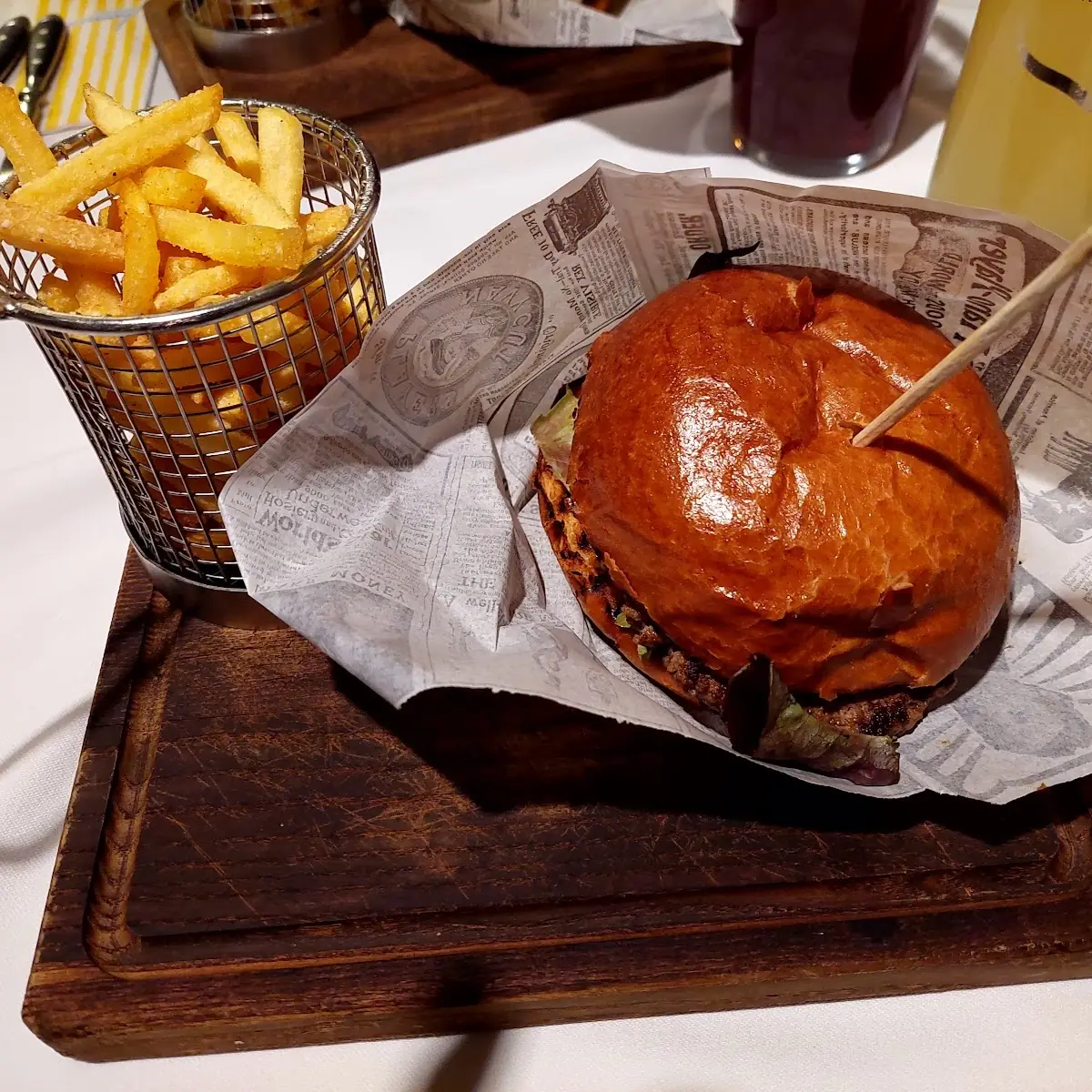 Hamburger Mit Pommes