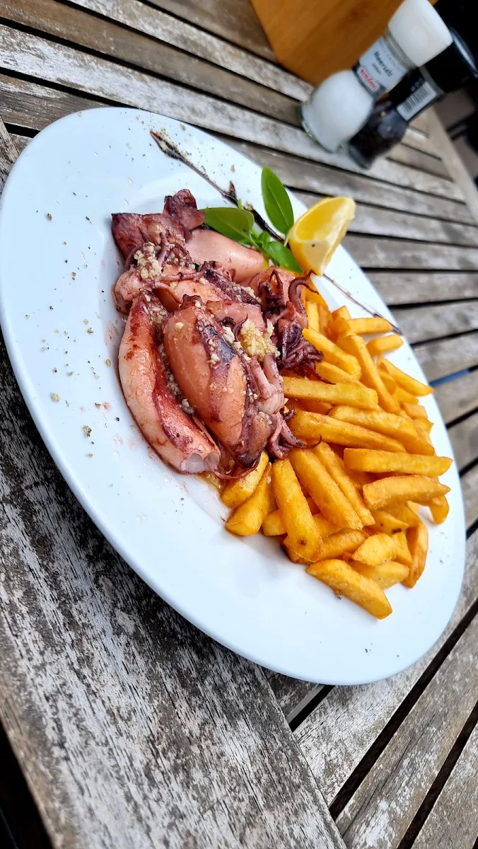 Grilled Calamari with Fries