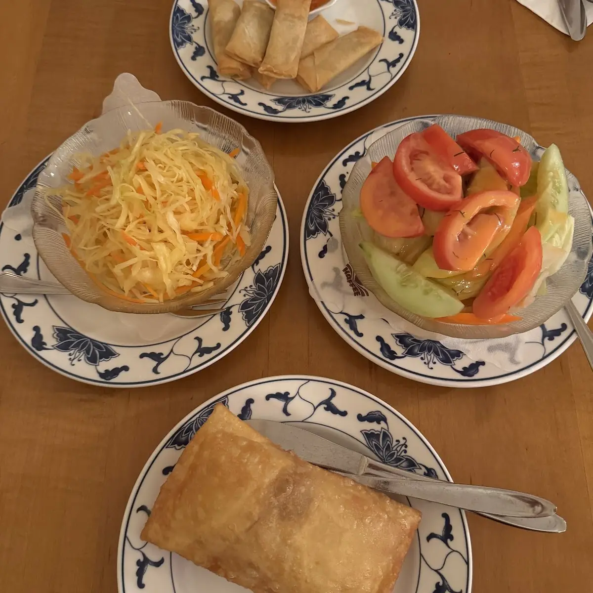 Mini Frühlingsrollen Pikanter Salat Gemischter Salat & Frühlingsrolle