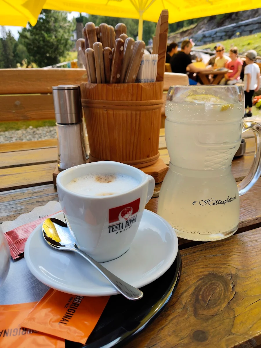 Cappuccino Und Soda Zitron