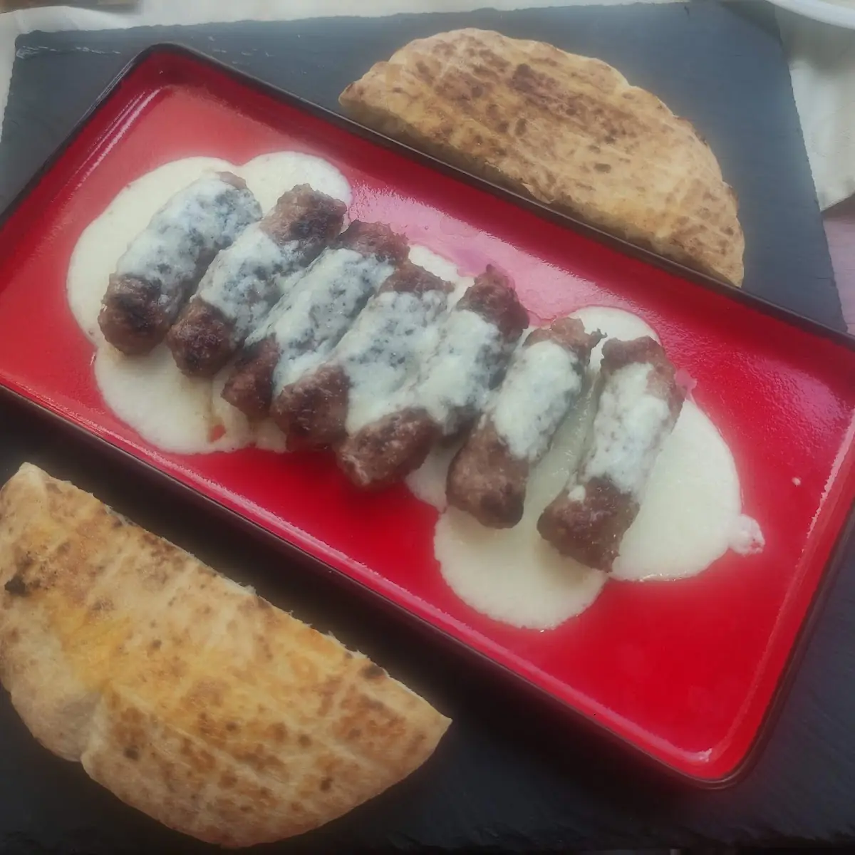 Cevapi In Kajmak