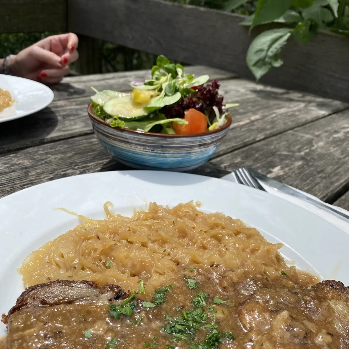 Schweinsbraten Mit Sauerkraut