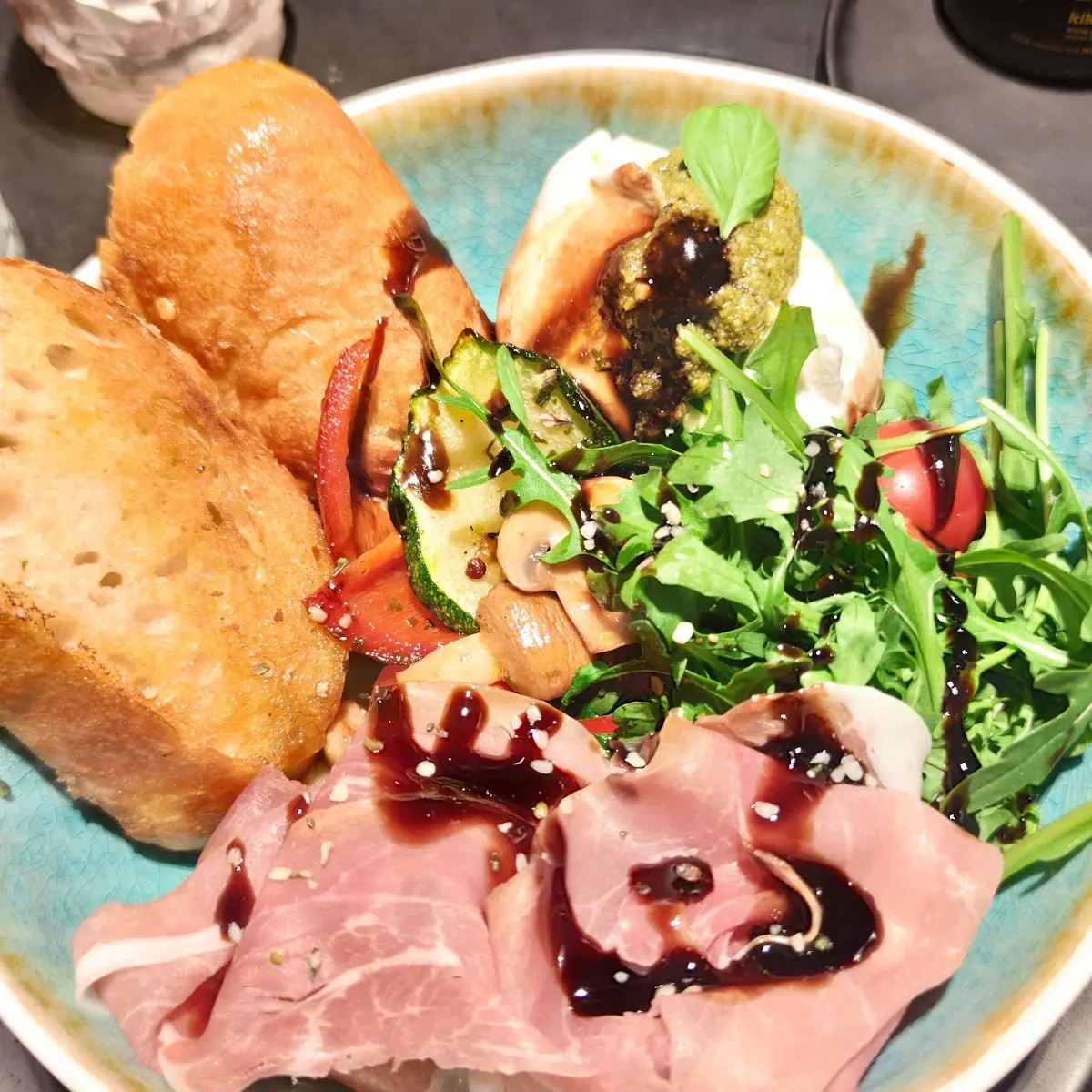 Büffelmozzarella Bowl