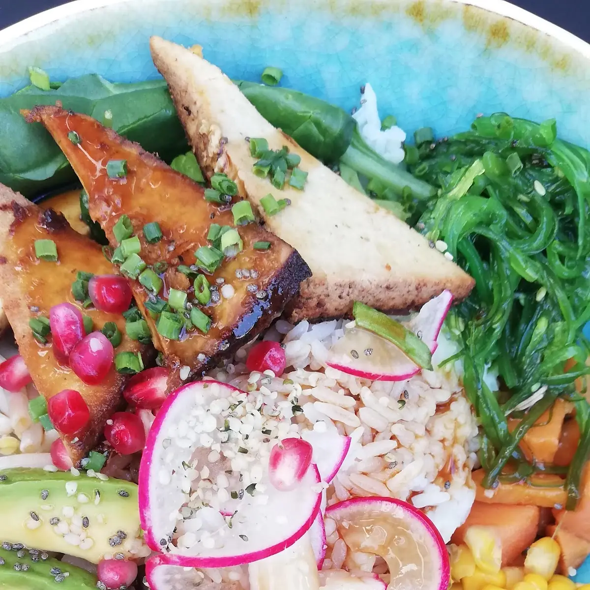 Smoky Tofu Bowl Mit Japanischem Reis Und Teiyaki Sauce