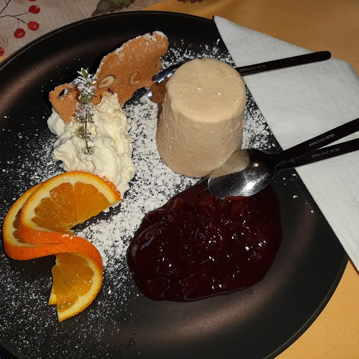 Maroniparfait Mit Zwetschgenröster
