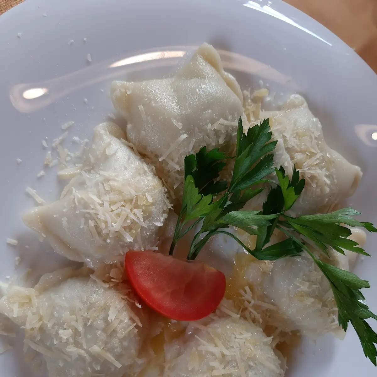 Steinpilznudeln Hausgemacht Mit Würzigem Bergkäse Bestreut