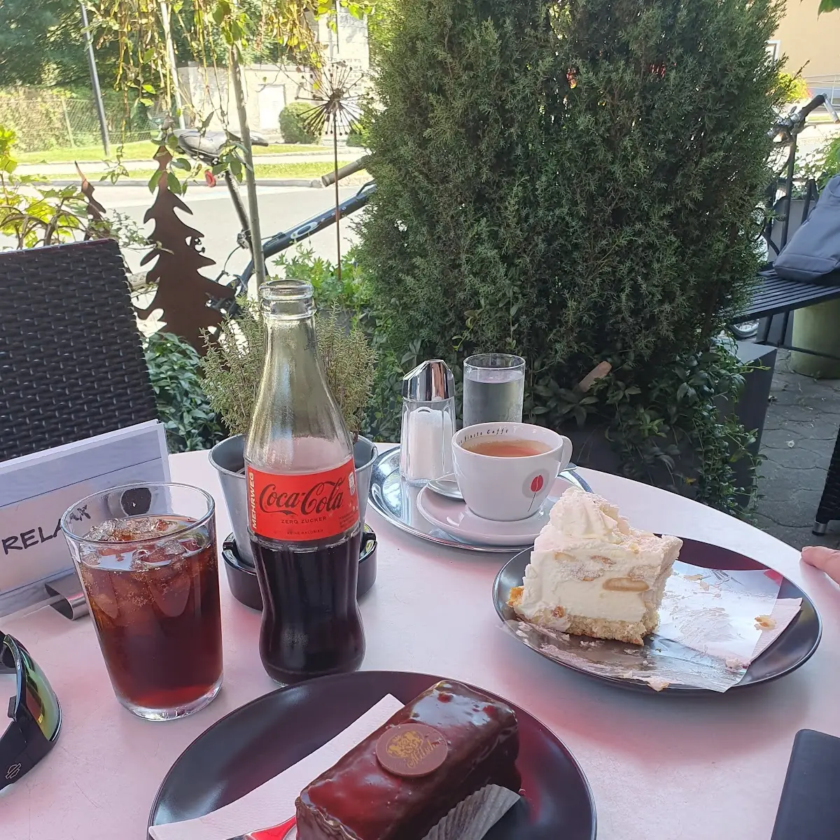 Sacher Schnitte