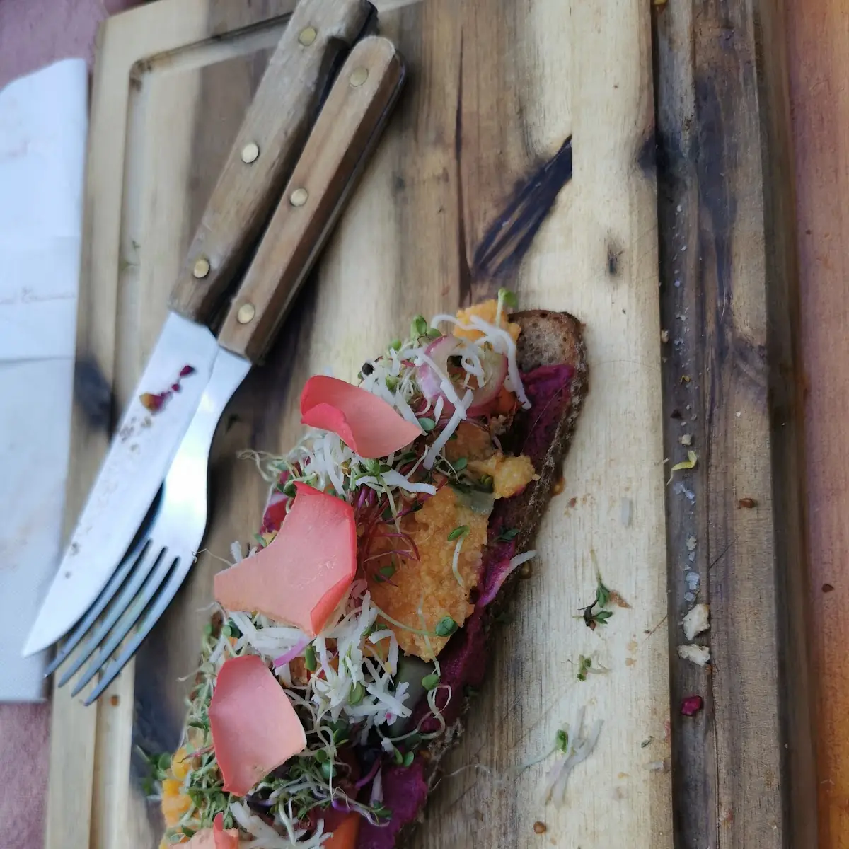 Karottenlachs Auf Kamuttoast