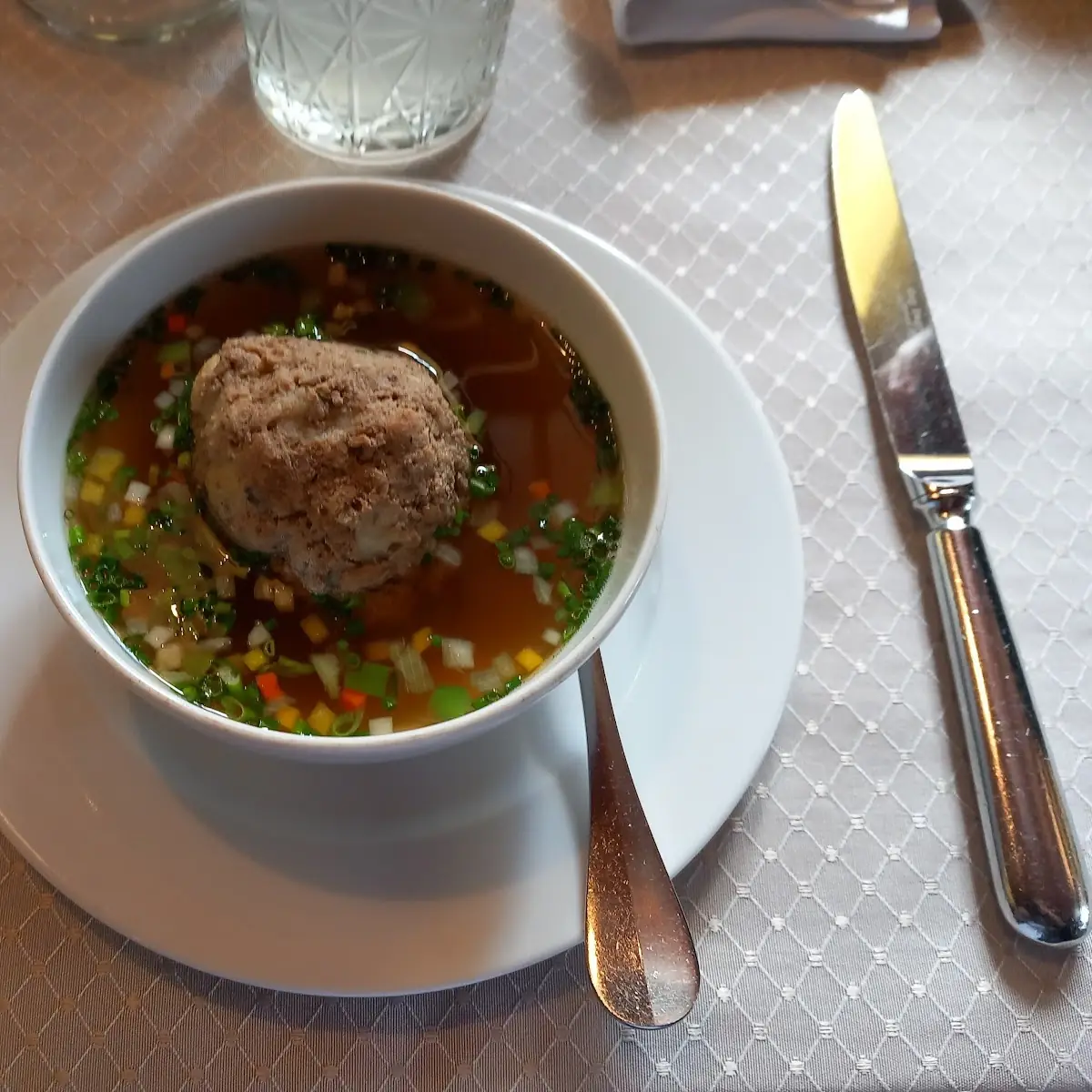Klare Rindsuppe Mit Leberknödel