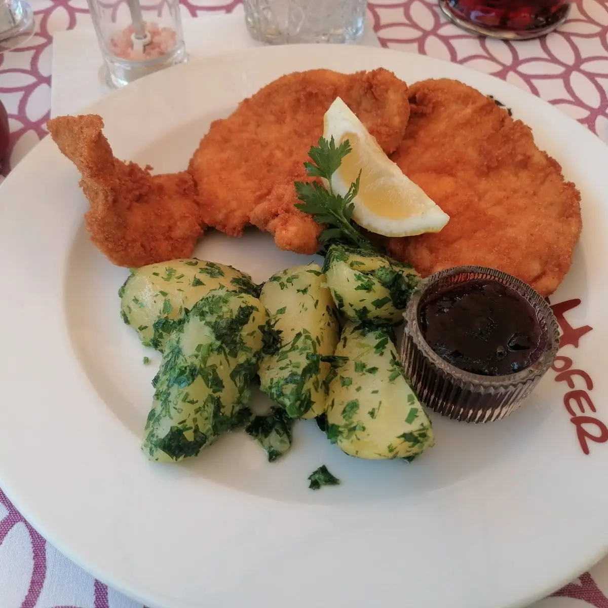 Vulkanschweinschnitzel Mit Petersilienkartoffeln