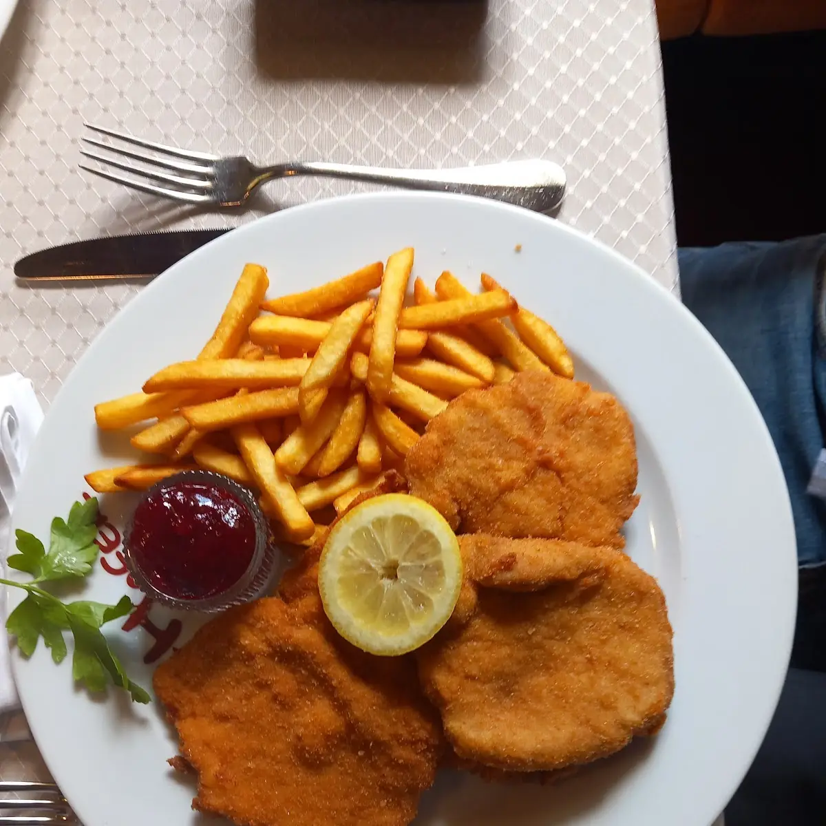Wiener Schnitzel Vom Schwein Mit Preiselbeeren