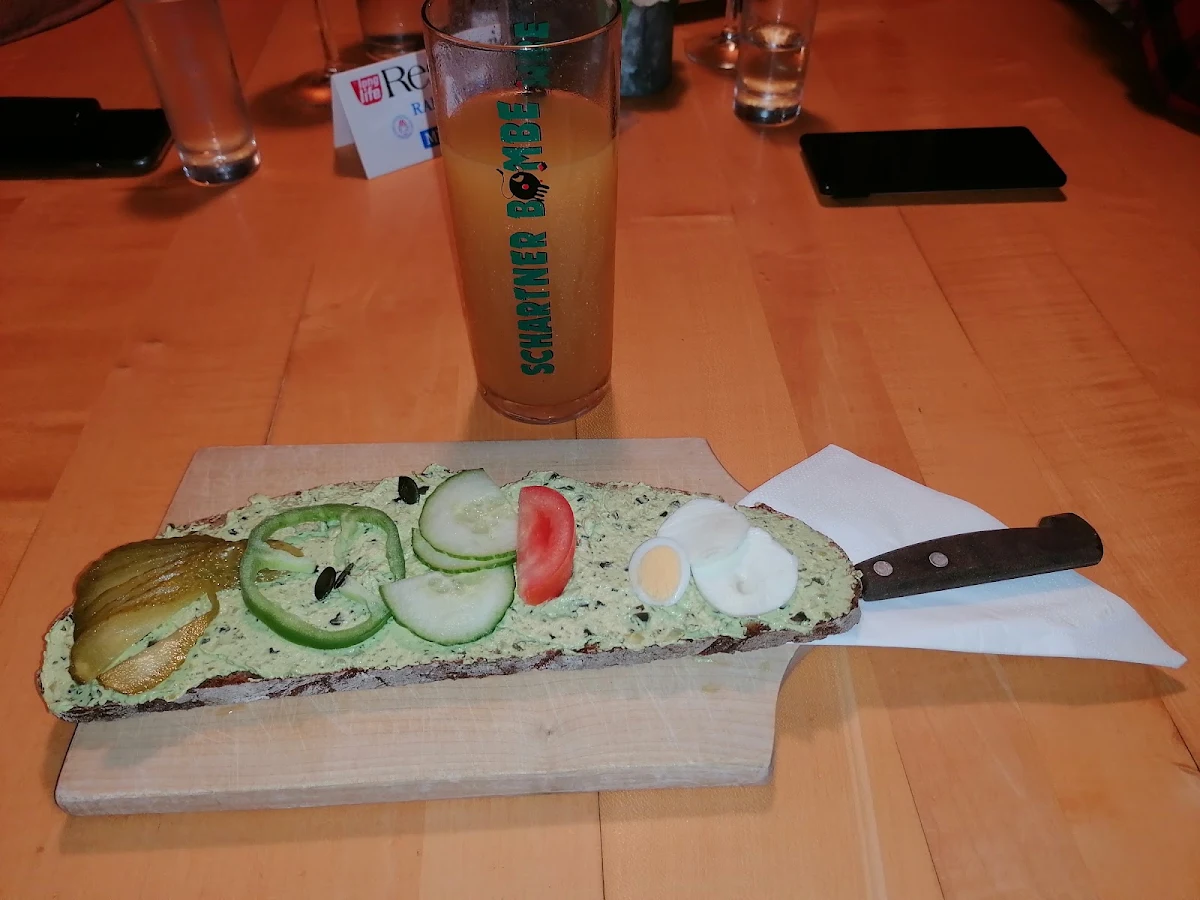 Kürbiskernaufstrich Brot