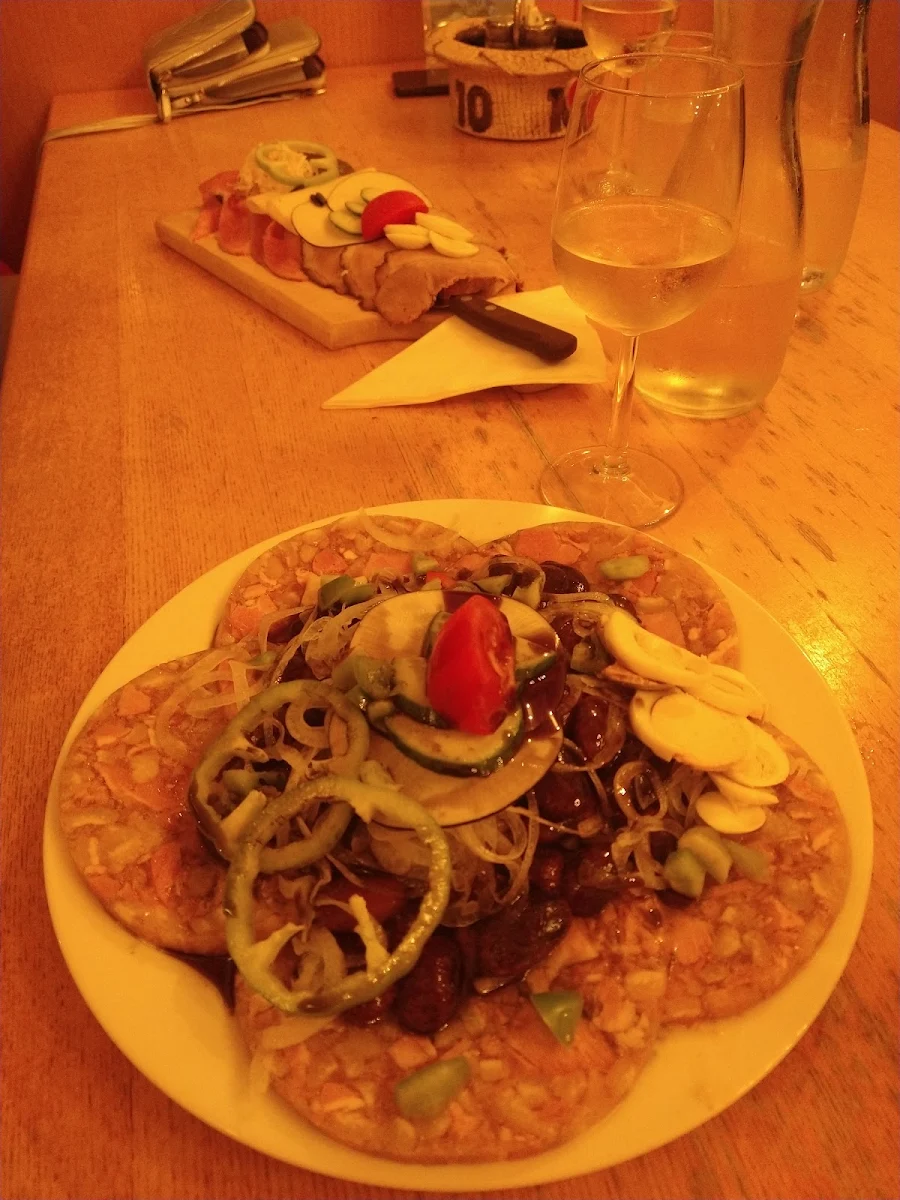 Saure Presswurst Mit Käferbohnen