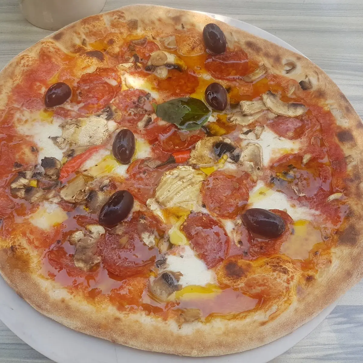 Diavola Con Olive