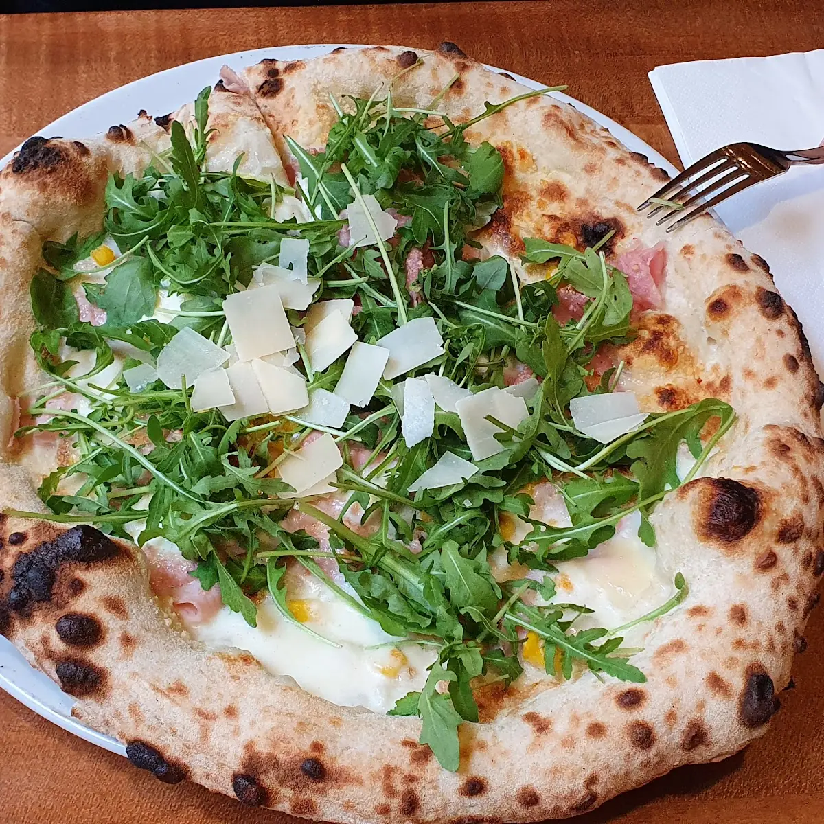 Weisse Pizza Mit Rucola