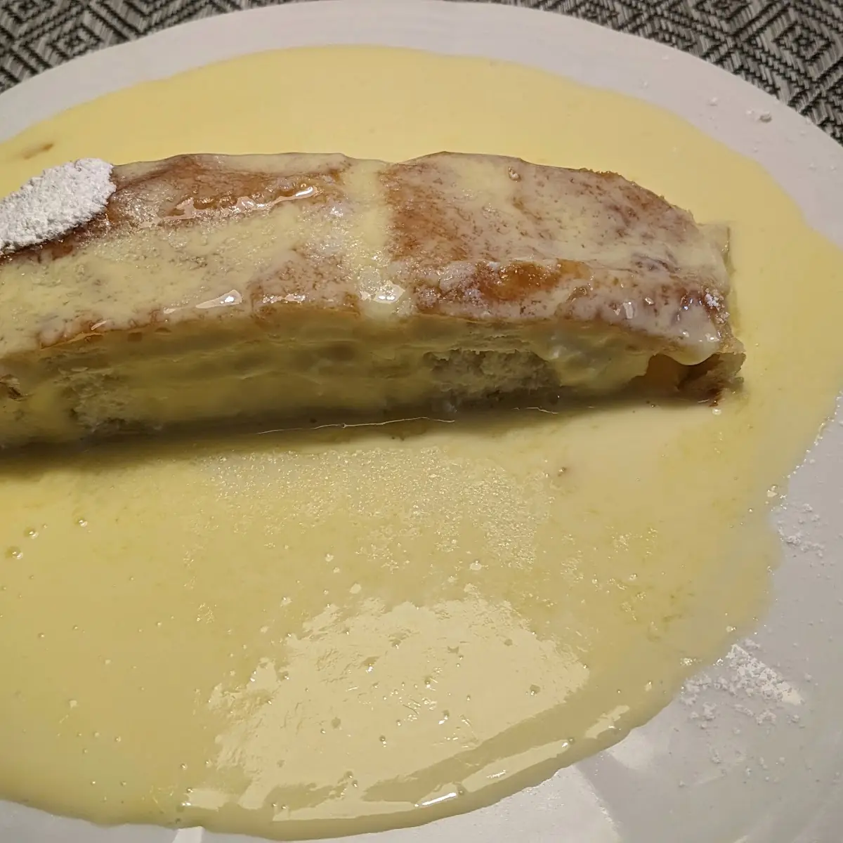 Dopfenstrudel Mit Vanille Soße