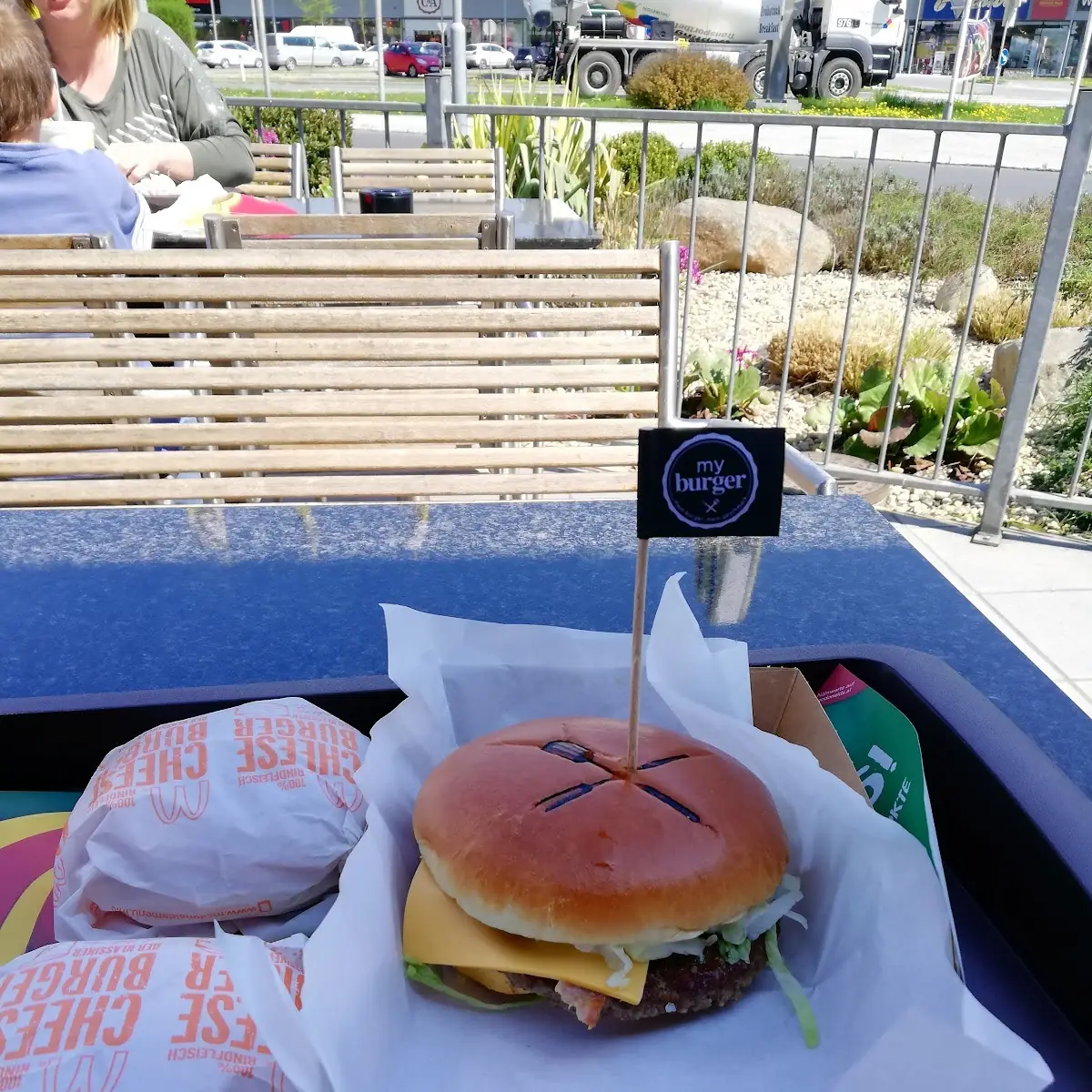 mc Royal Burger Me Collection