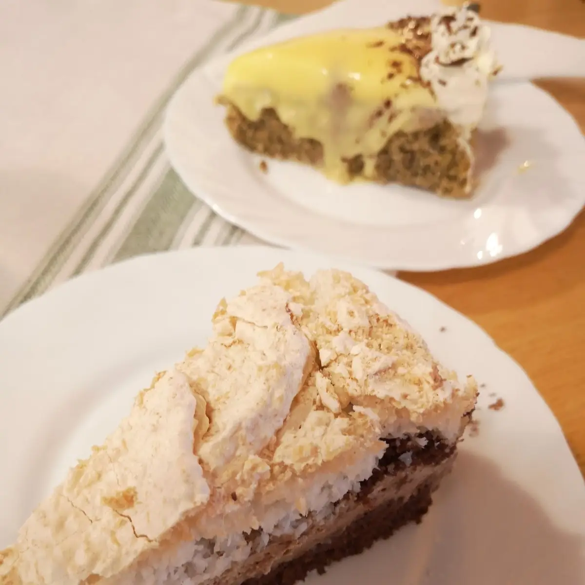 Kokos-trüffel Torte Und Eierlikörtorte