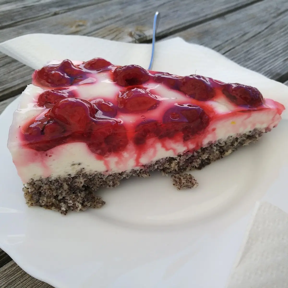 Mohn- Himbeertorte