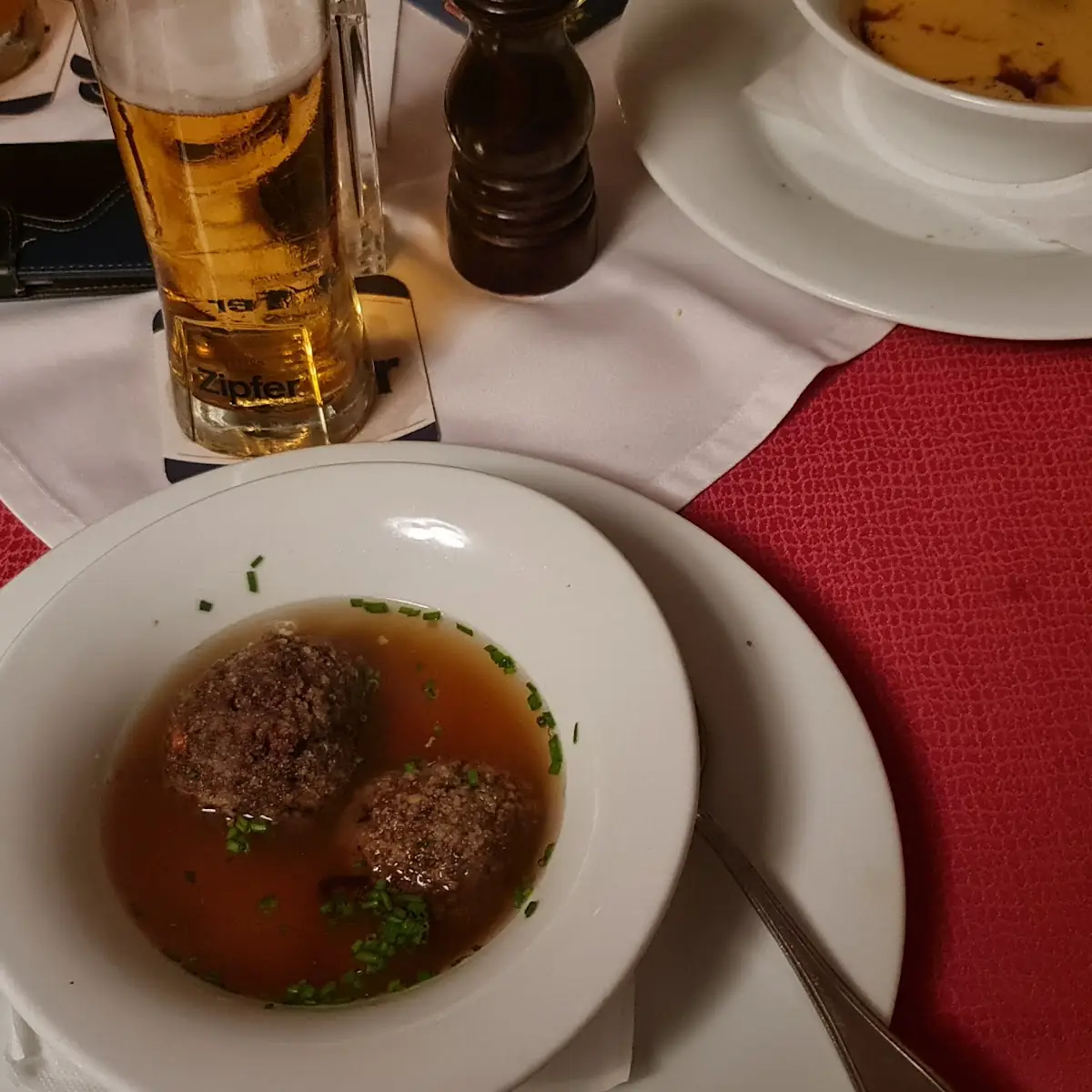 Leberknödelsuppe