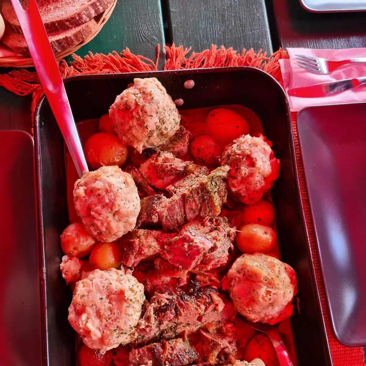 Schweinebraten Mit Knödel