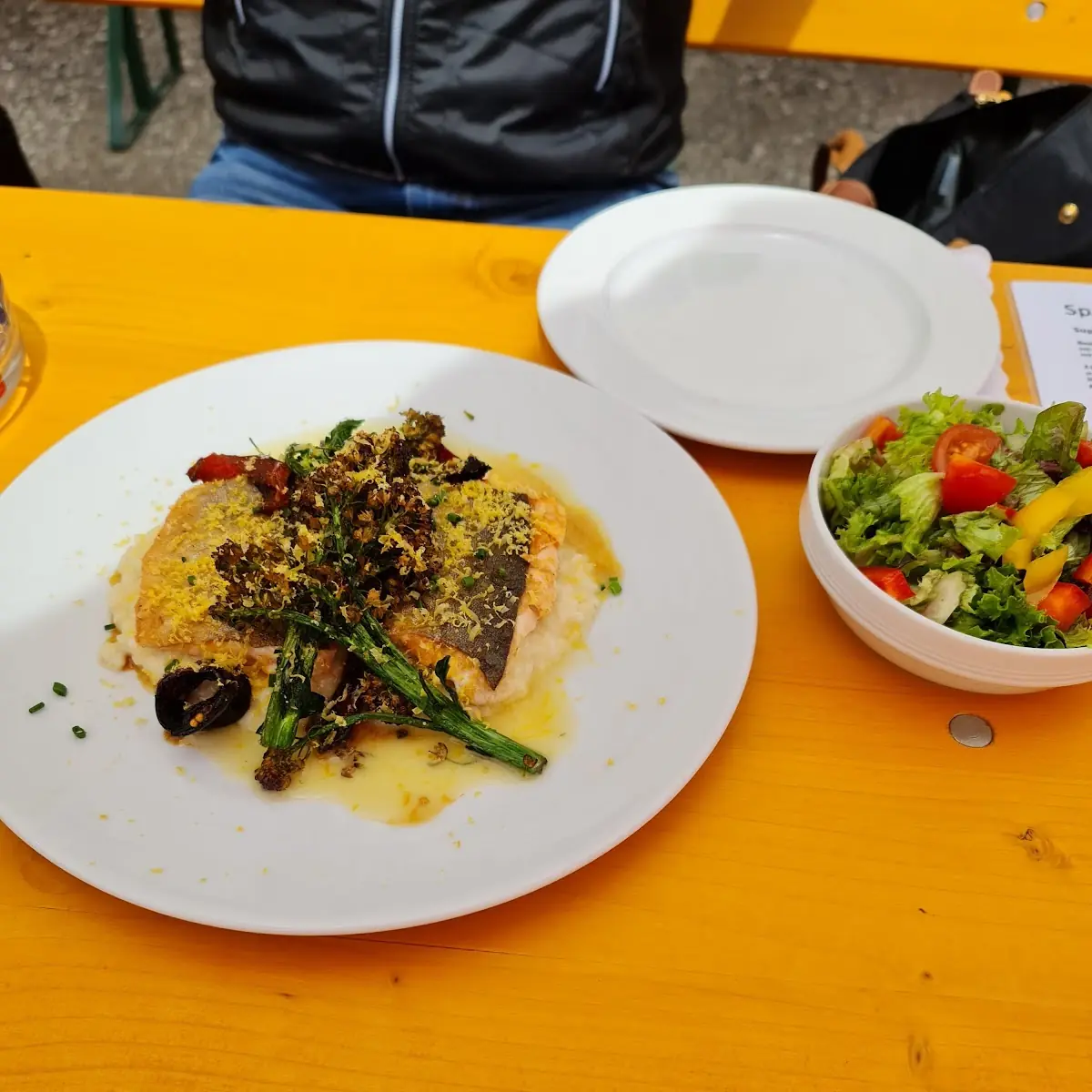 Gebratenes Saiblingsfilet Auf Zitronenrisotto