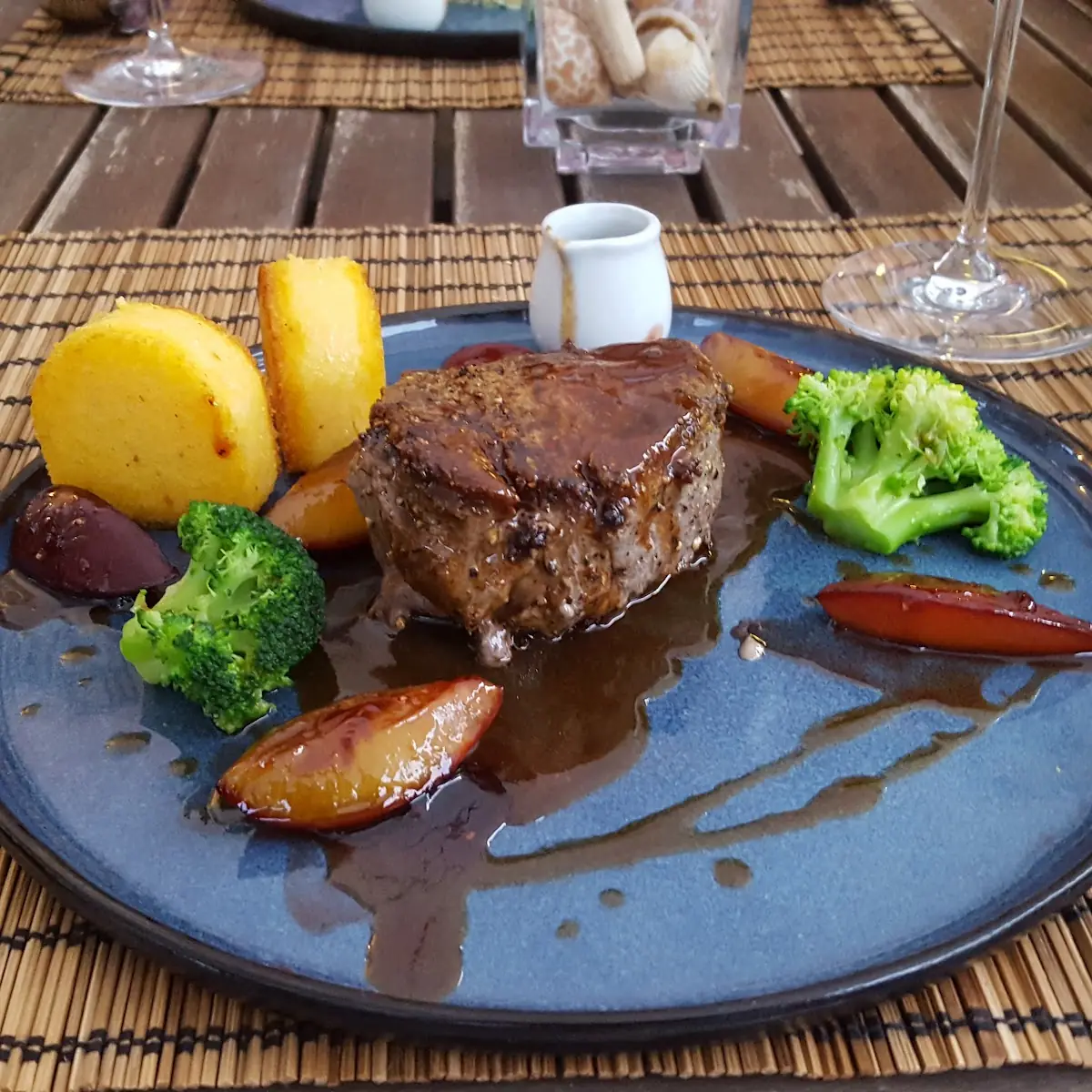 Rindsfilet Kukuruz Mais Gebraten Brocoli