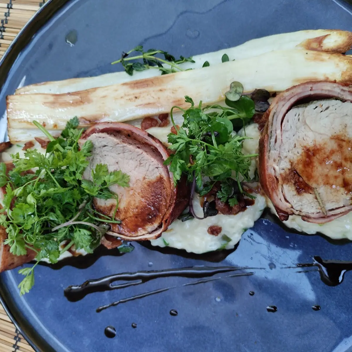 Schweinefilet In Speckmantel Mit Risotto Pescatore
