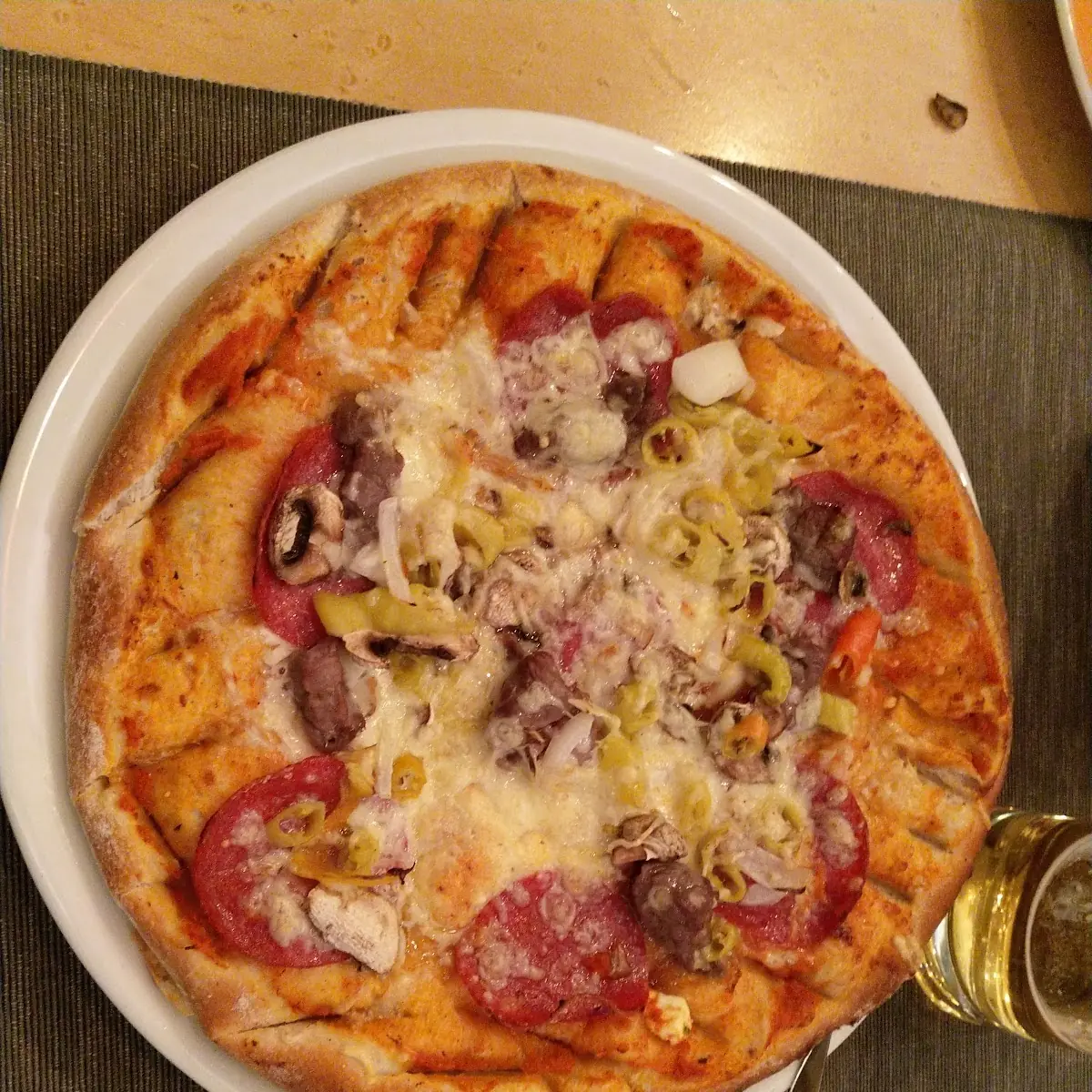 Gemischte Pizza
