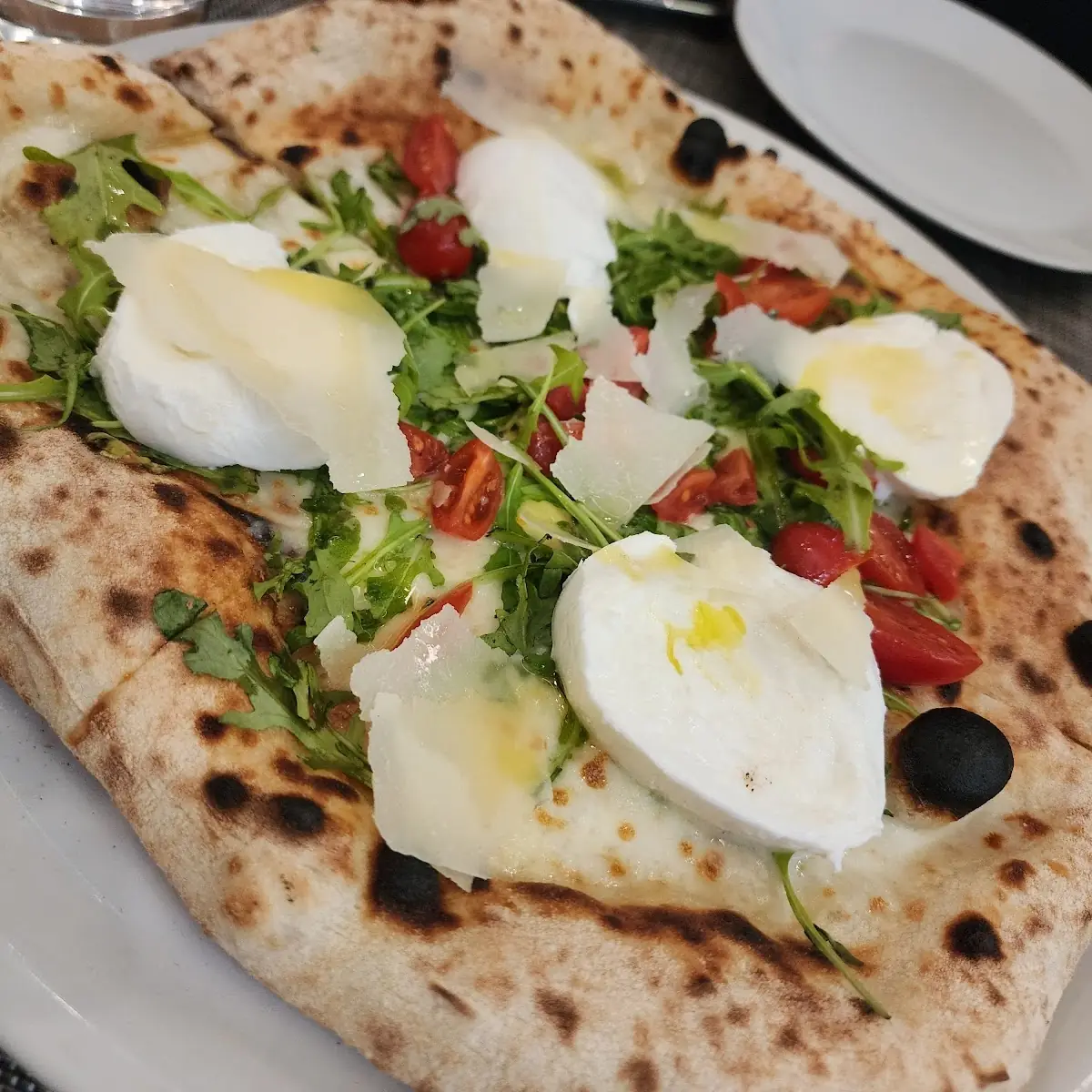 Pizza Con Albahaca