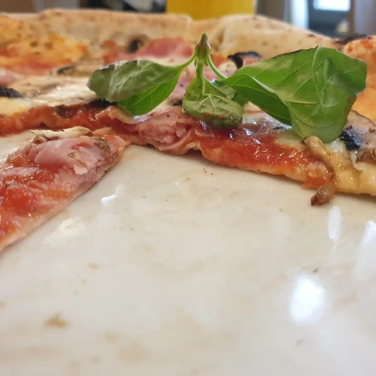 Pizza Prosciutto E Funghi