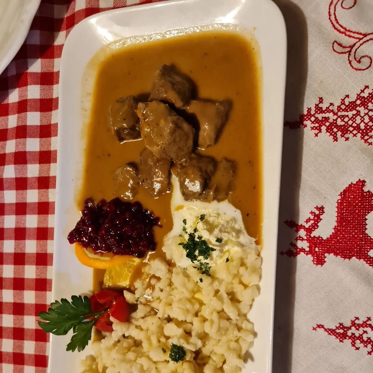 Hirschragout Mit Spätzle