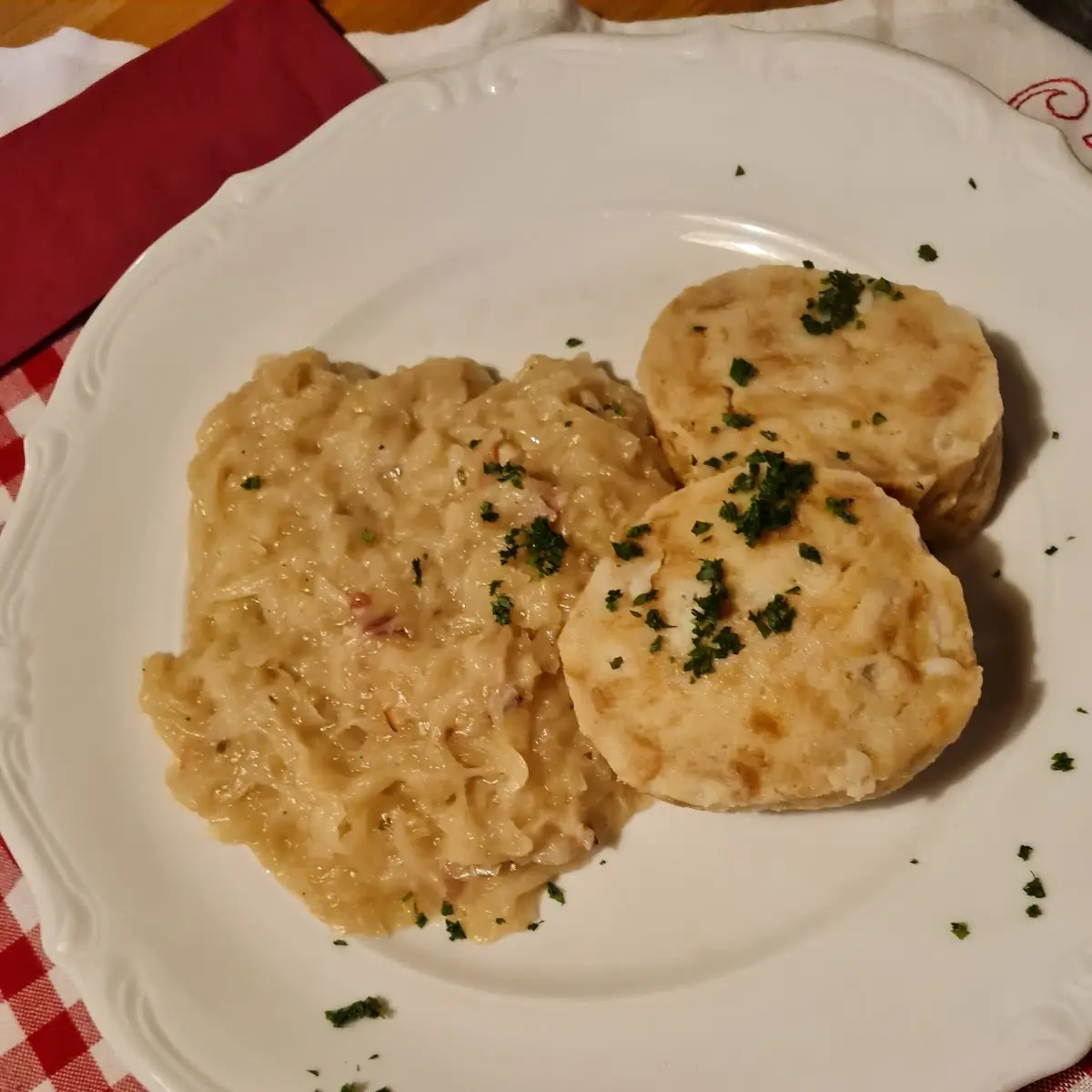 Sauerkraut Mit Semmelknödel