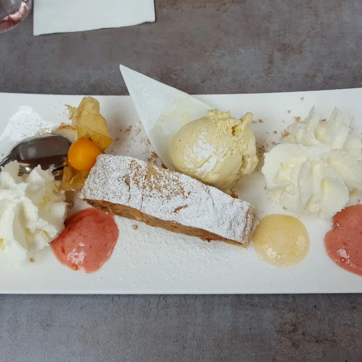 Apfelstrudel