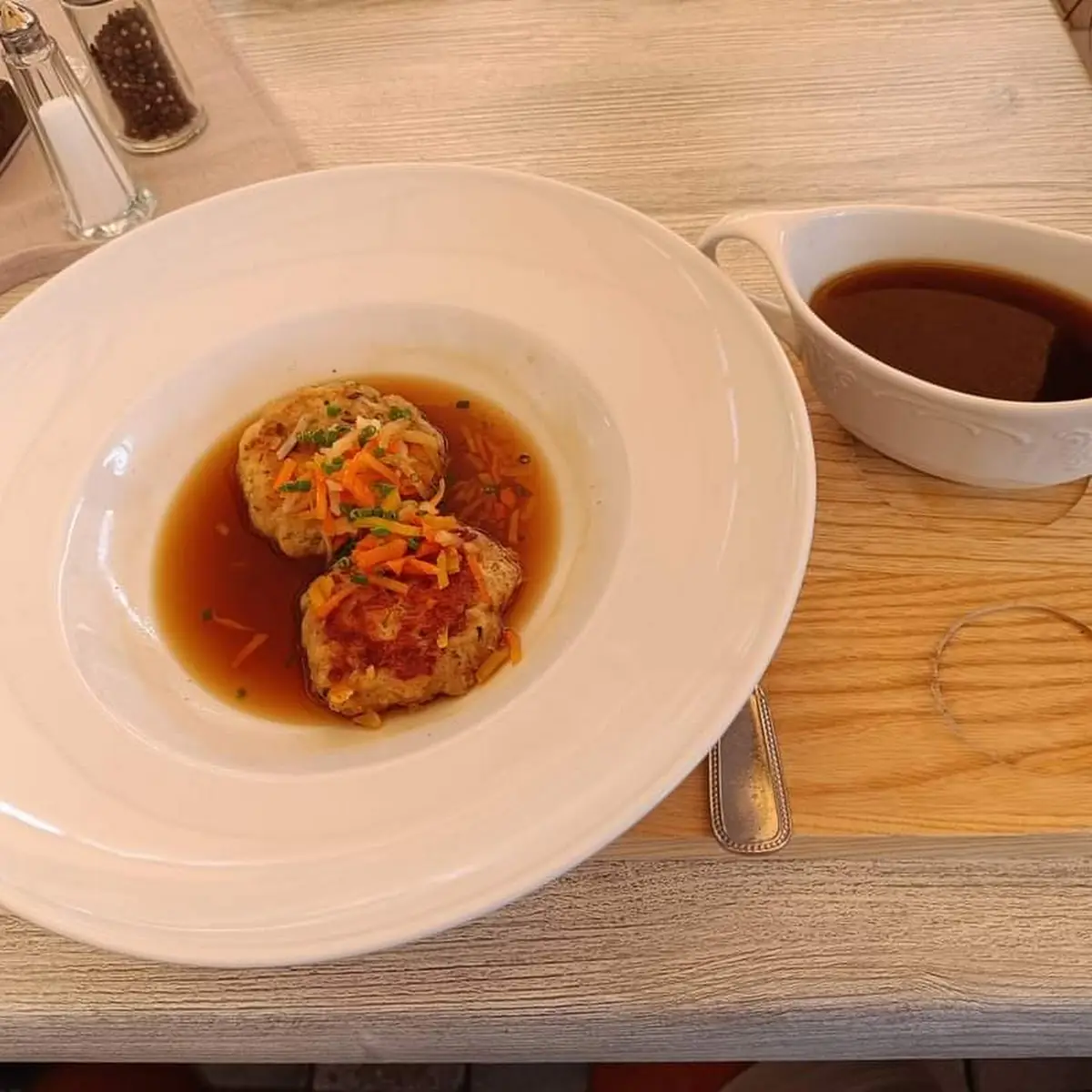 Kärntner Rindsuppe Mit Kaspressknödel