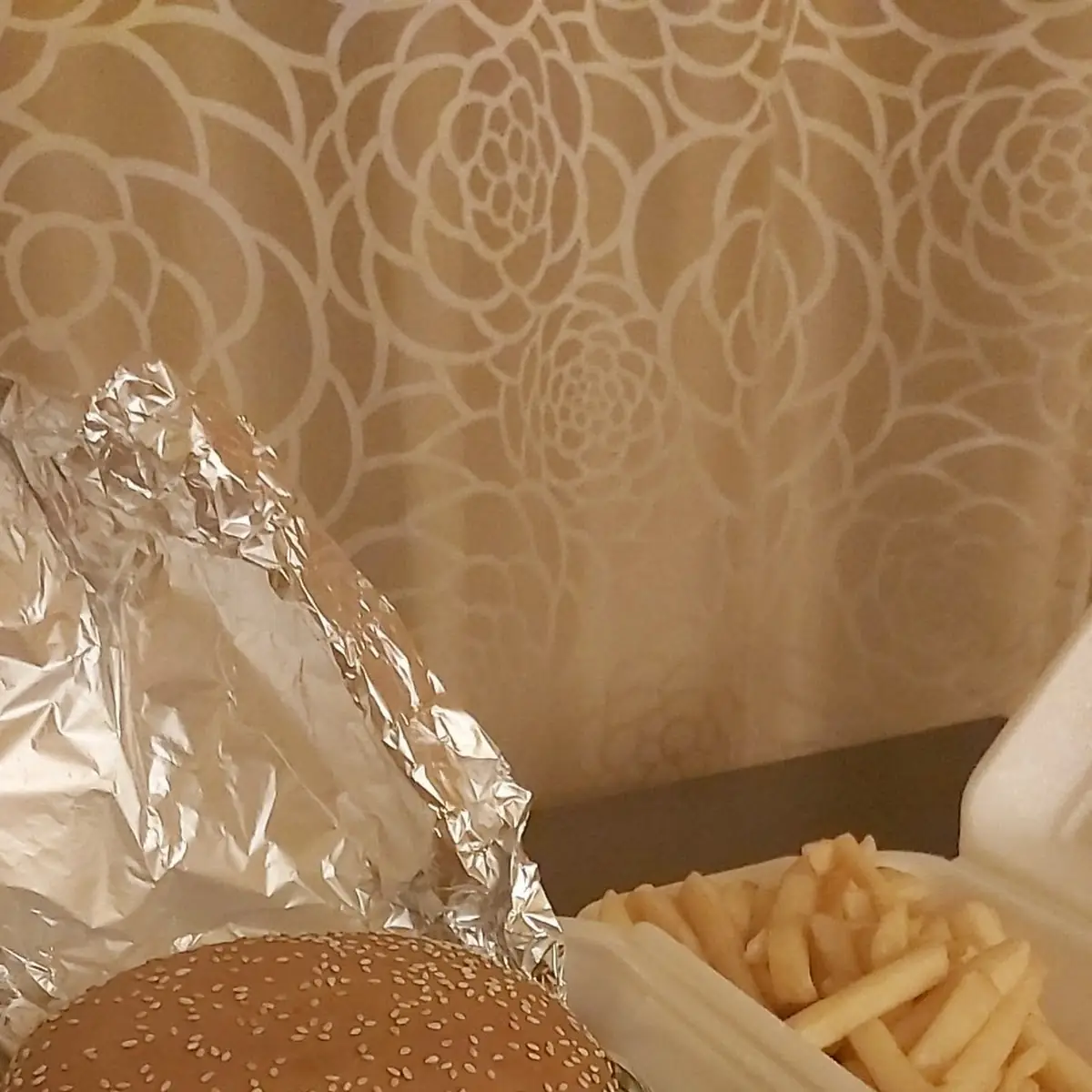 Csirkeburger Menü