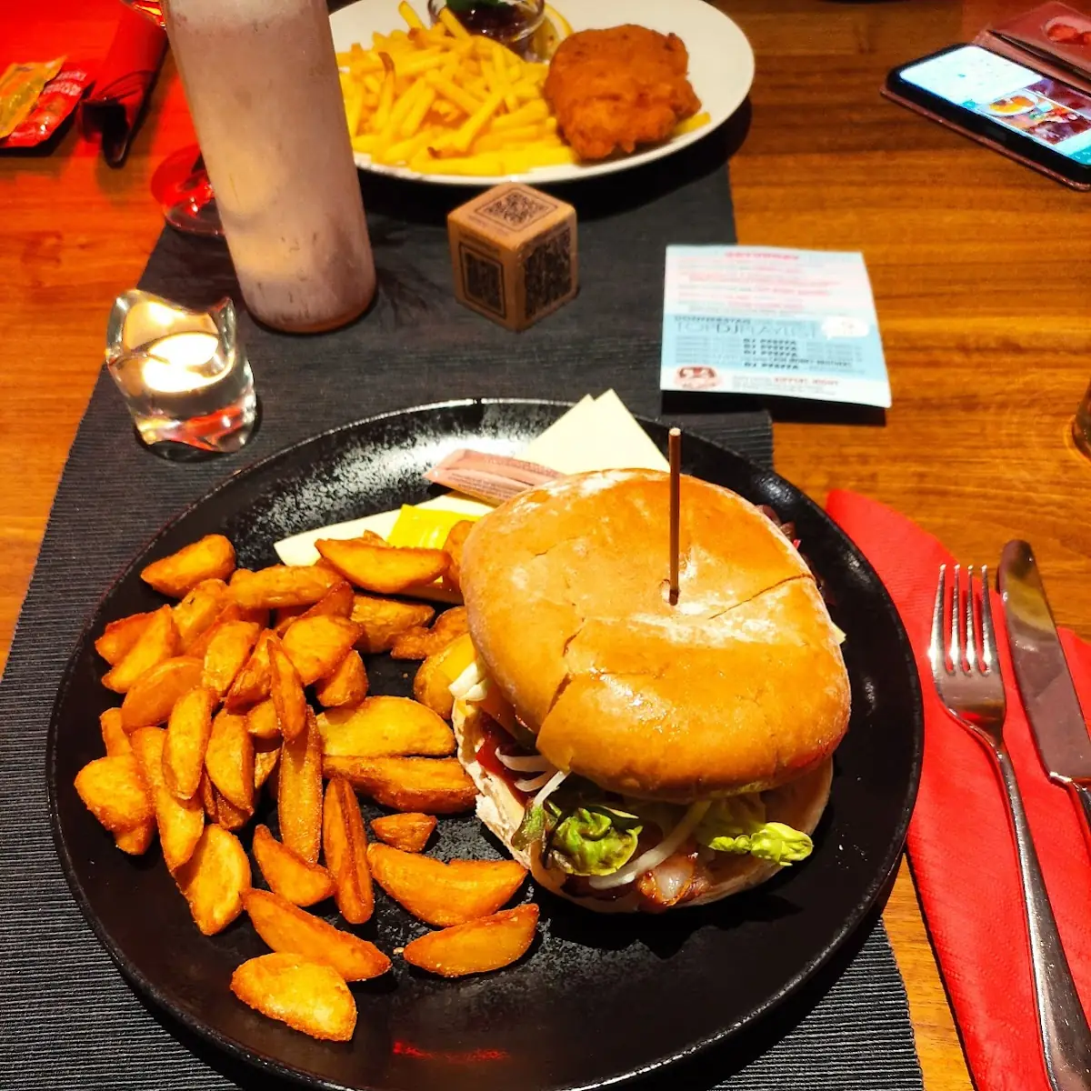 Kosmos Beef Burger