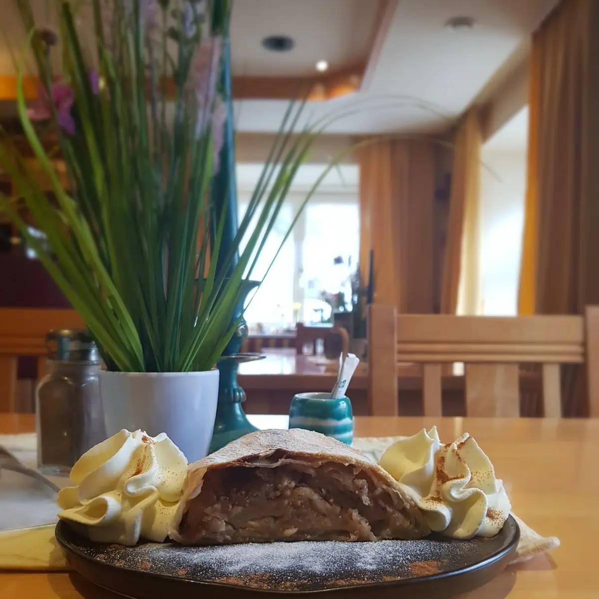 Frischer Apfelstrudel