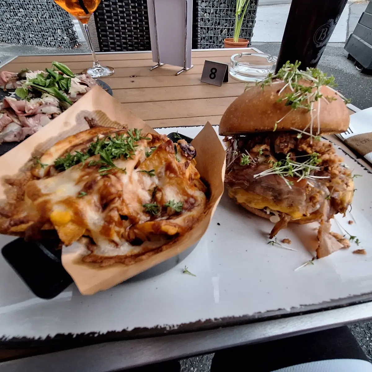 Pulled Pork Burger Cheeseburger