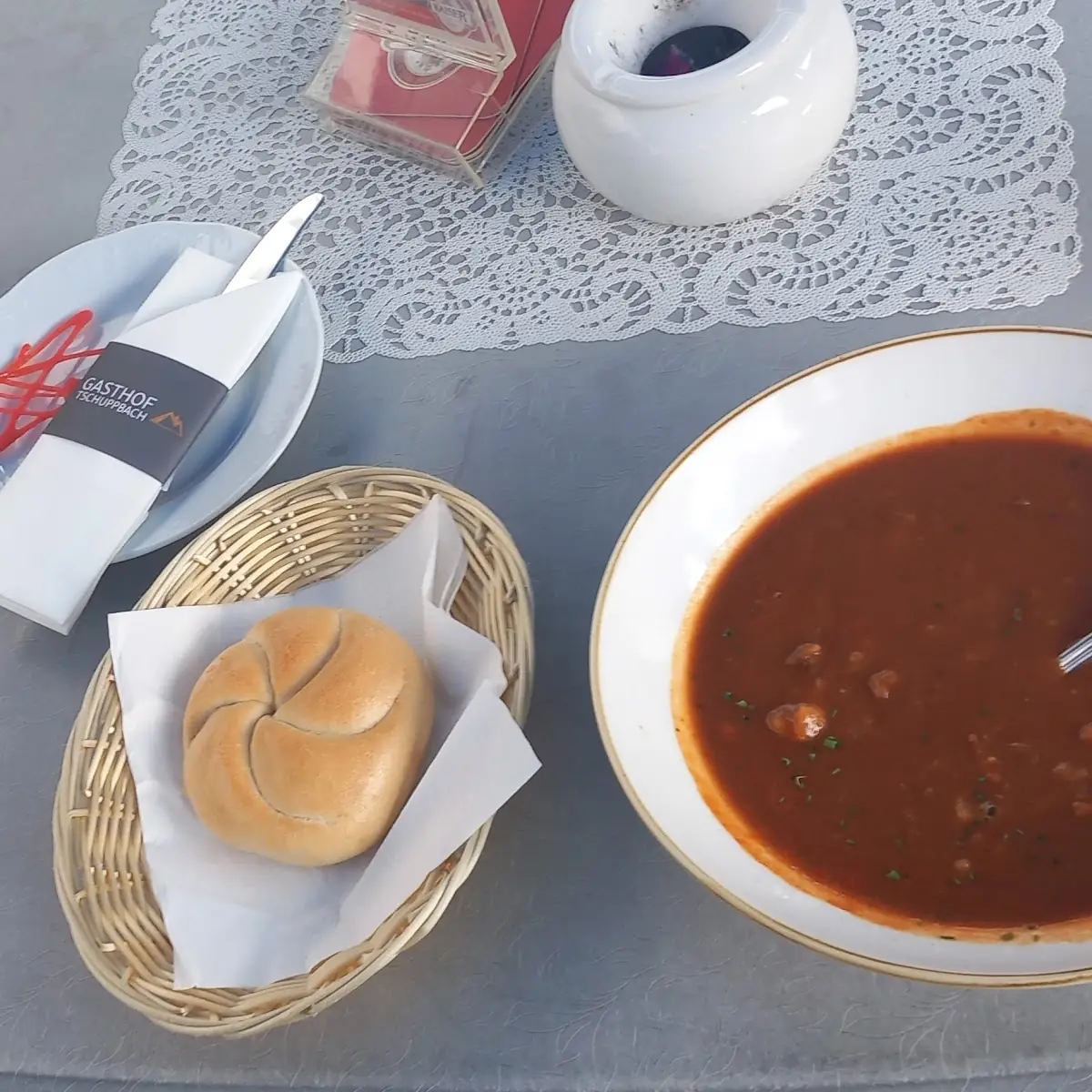 Gulaschsuppe Und Spaghetti