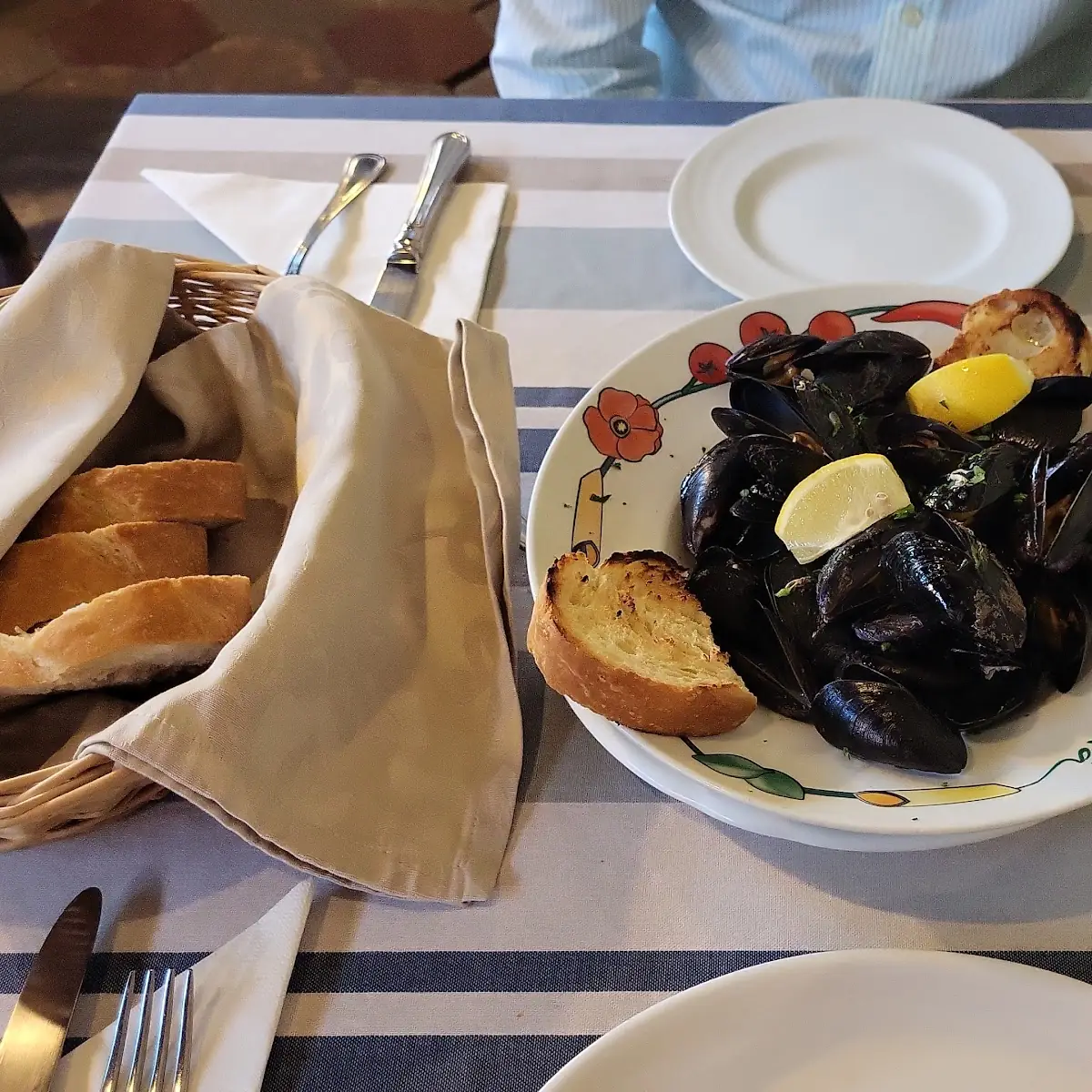 Miesmuscheln In Weißweinsoße