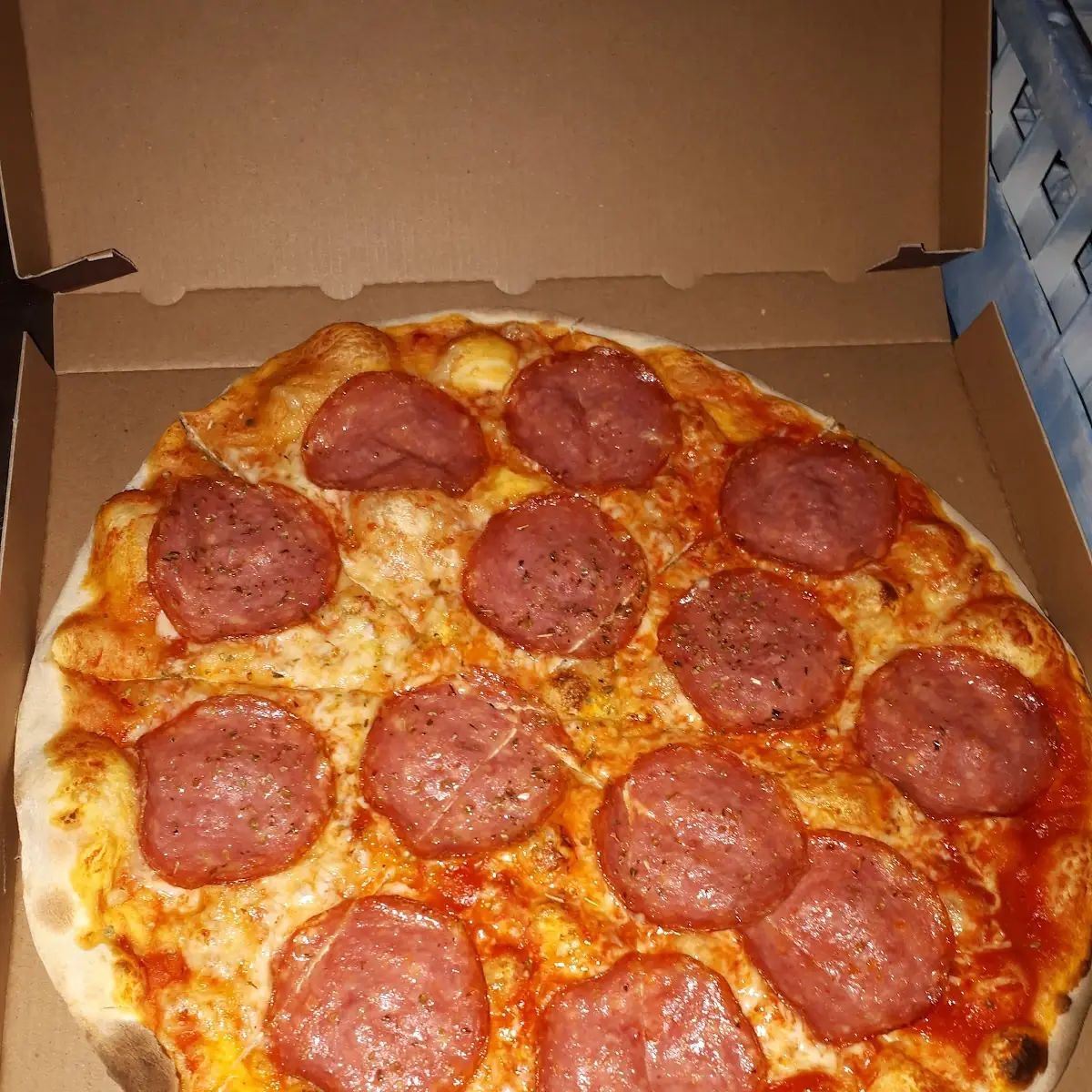 Salami Pizza
