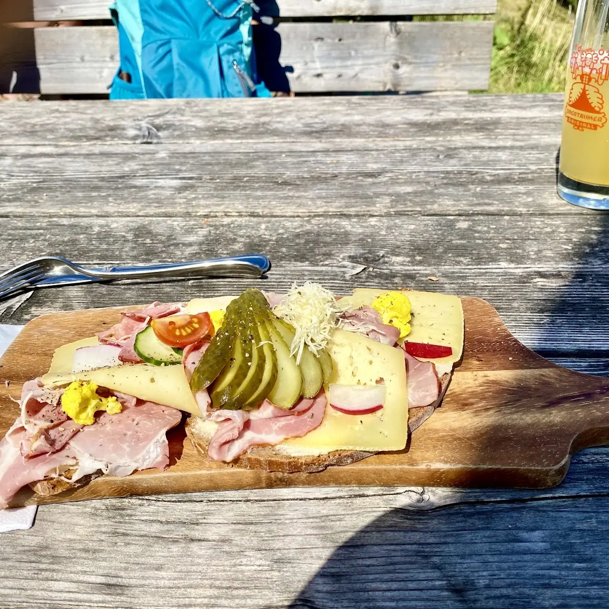 Lärchenhüttenbrot Käse Und Geselchtes