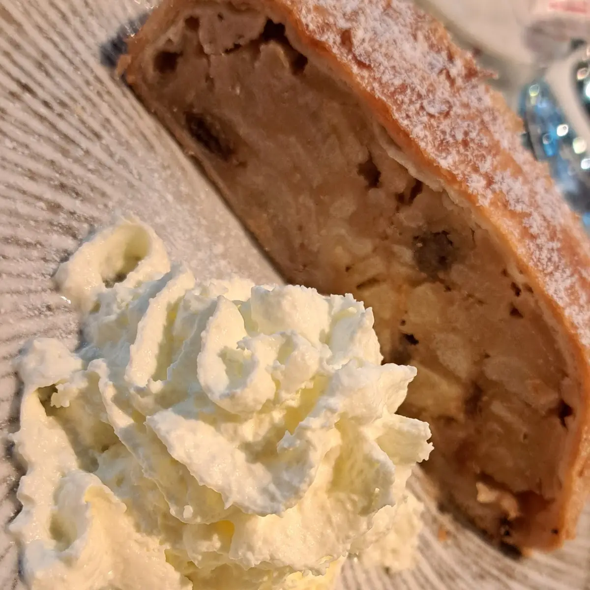 Wiener Apfelstrudel